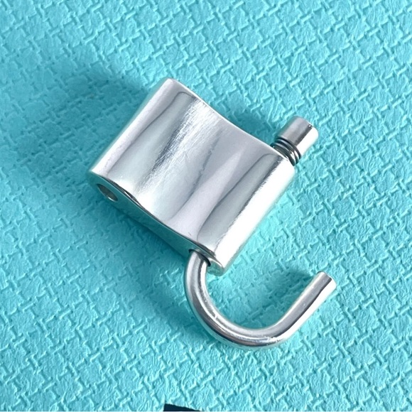 Tiffany Luxury 925 Sterling Silver Bracelet - Picture 7 of 12